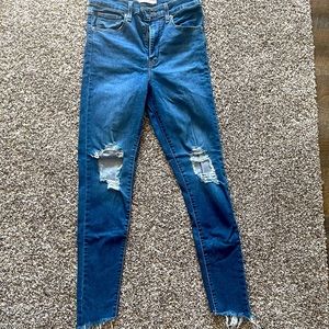 Mile High Levi Jeans Size 28